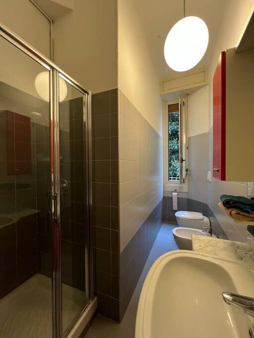 Modern Pretty Apartment Near Isola Zone Milan Exterior photo